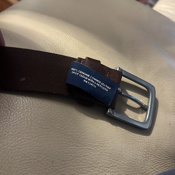 VINEYARD VINES Boathouse Leather Belt Brown 100% Genuine Leather Brass Buckle - Picture 2 of 4